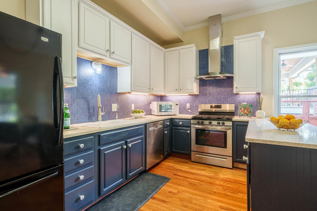 1012 Onslow Street photo 6