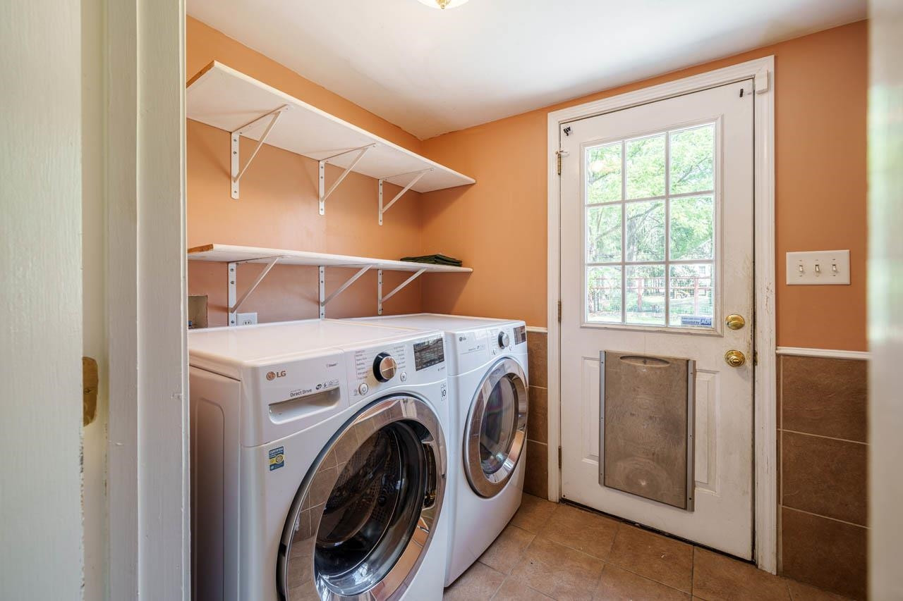 1012 Onslow Street photo 19