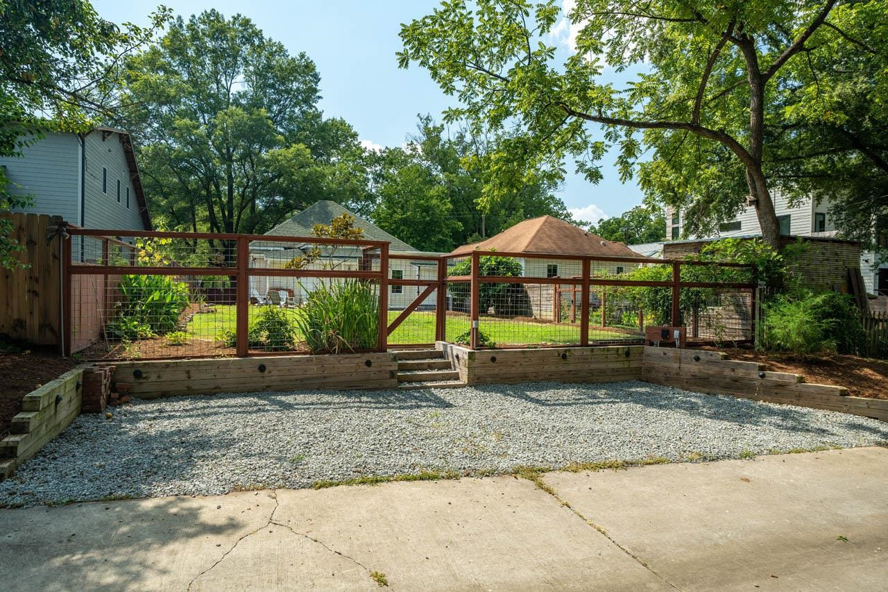 1012 Onslow Street photo 26