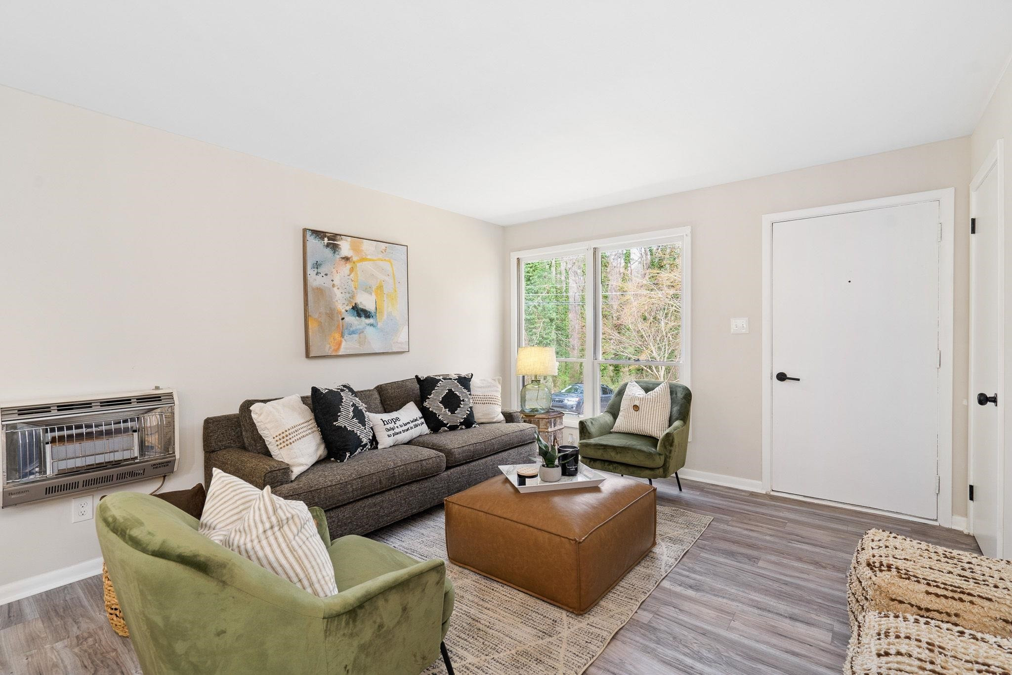 925 N Dogwood Avenue photo 4