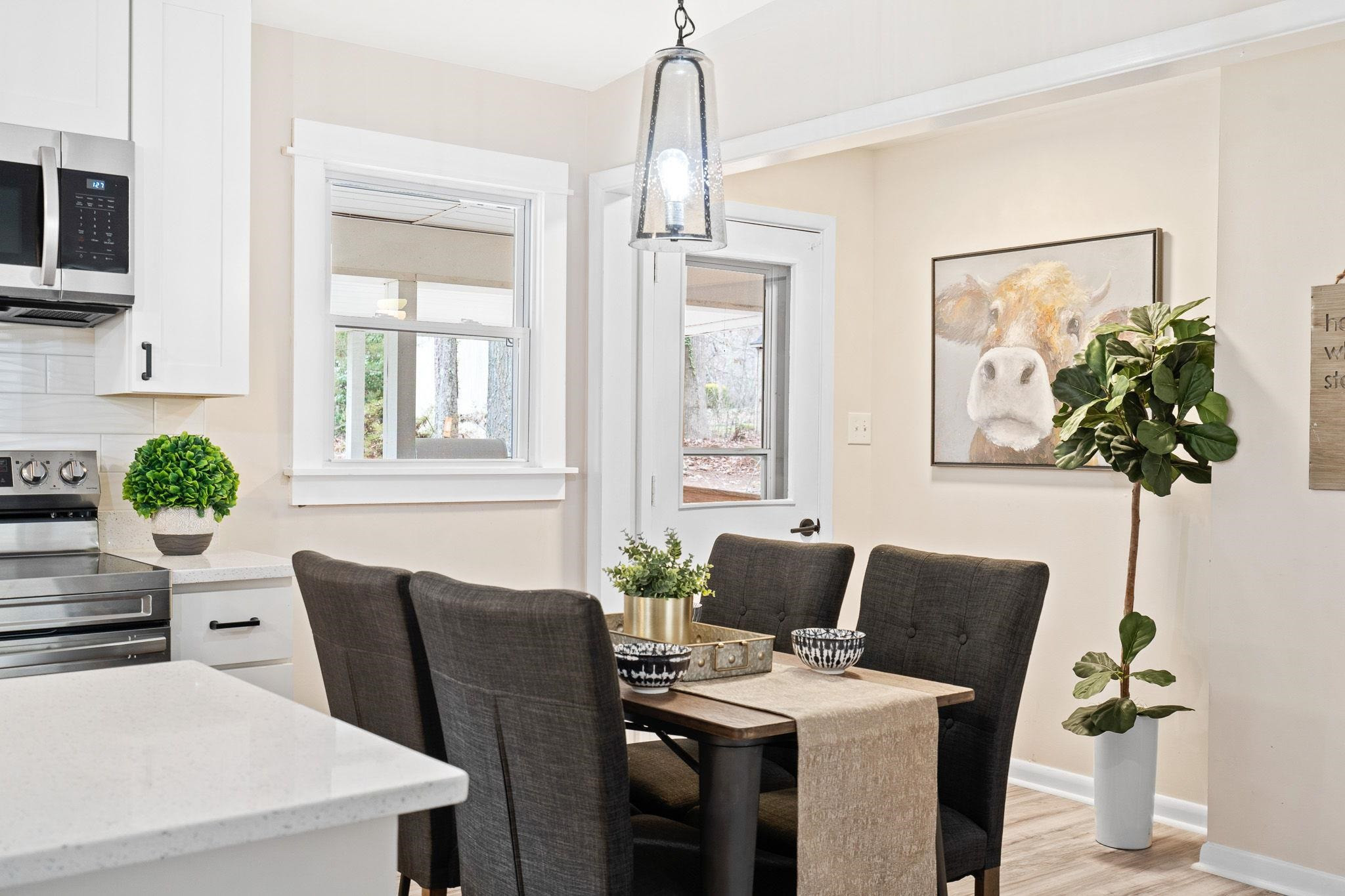 925 N Dogwood Avenue photo 6