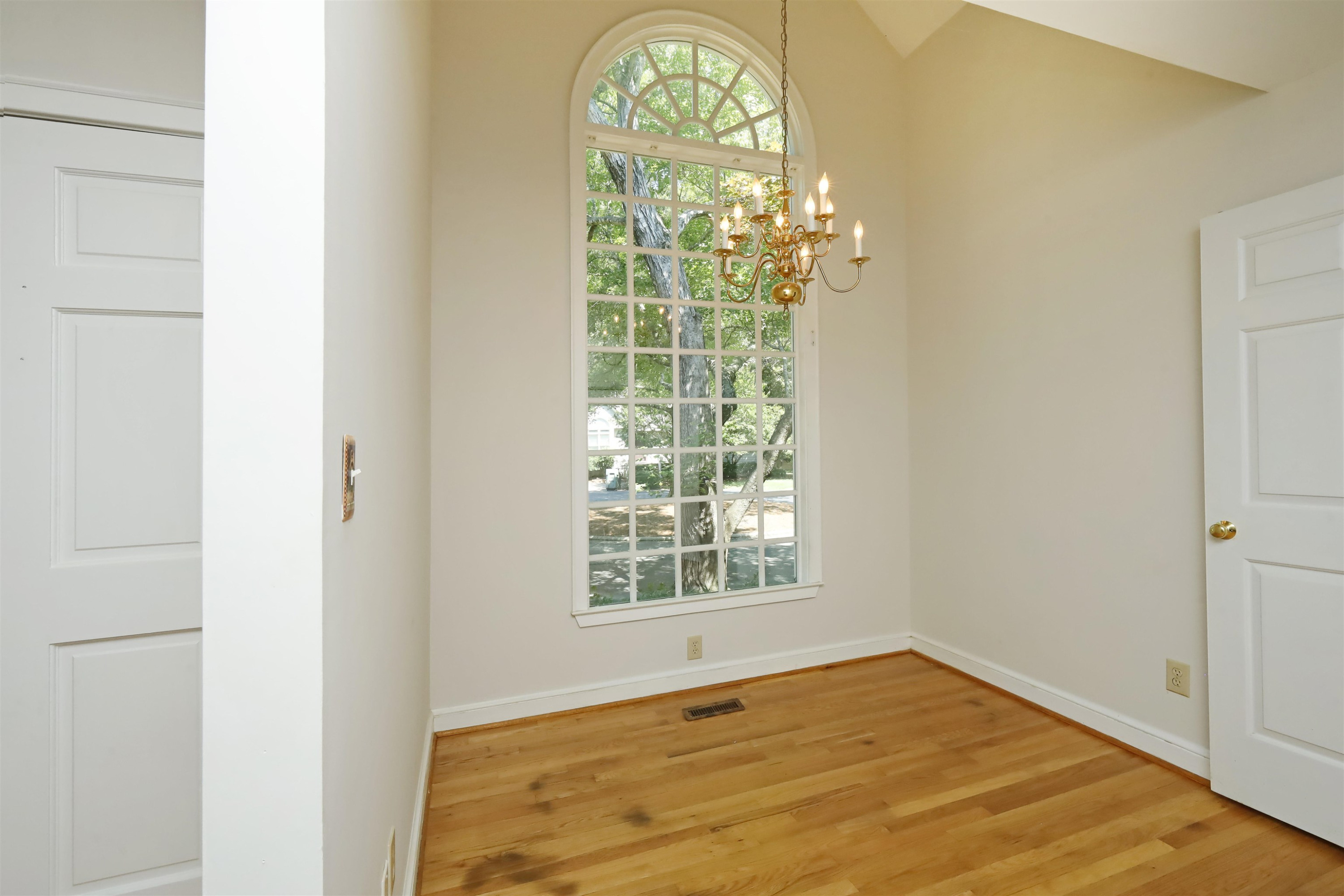 130 Weatherhill Pointe photo 10