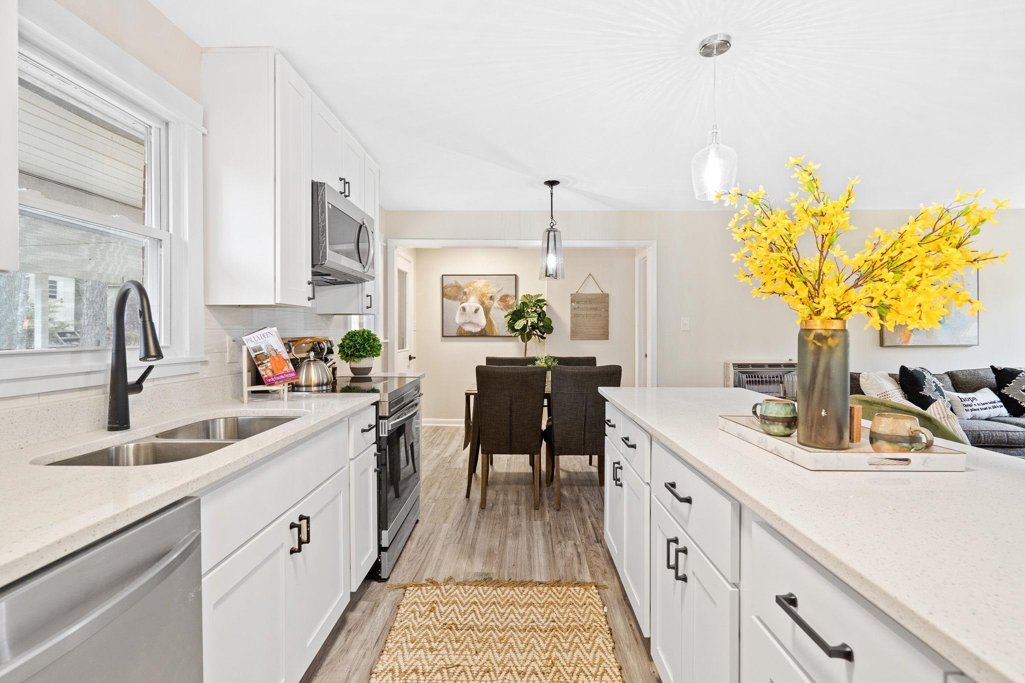 925 N Dogwood Avenue photo 11