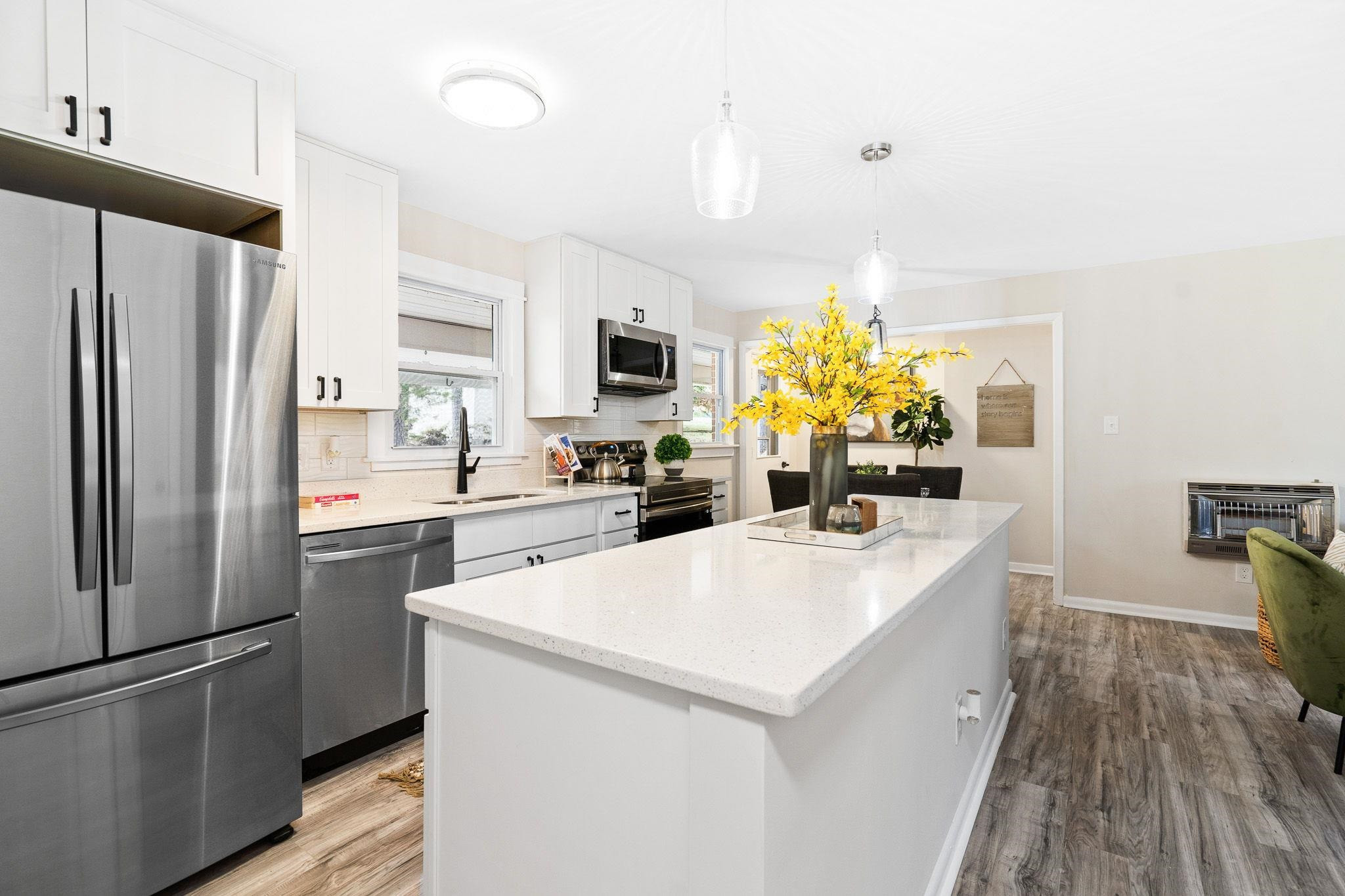 925 N Dogwood Avenue photo 12