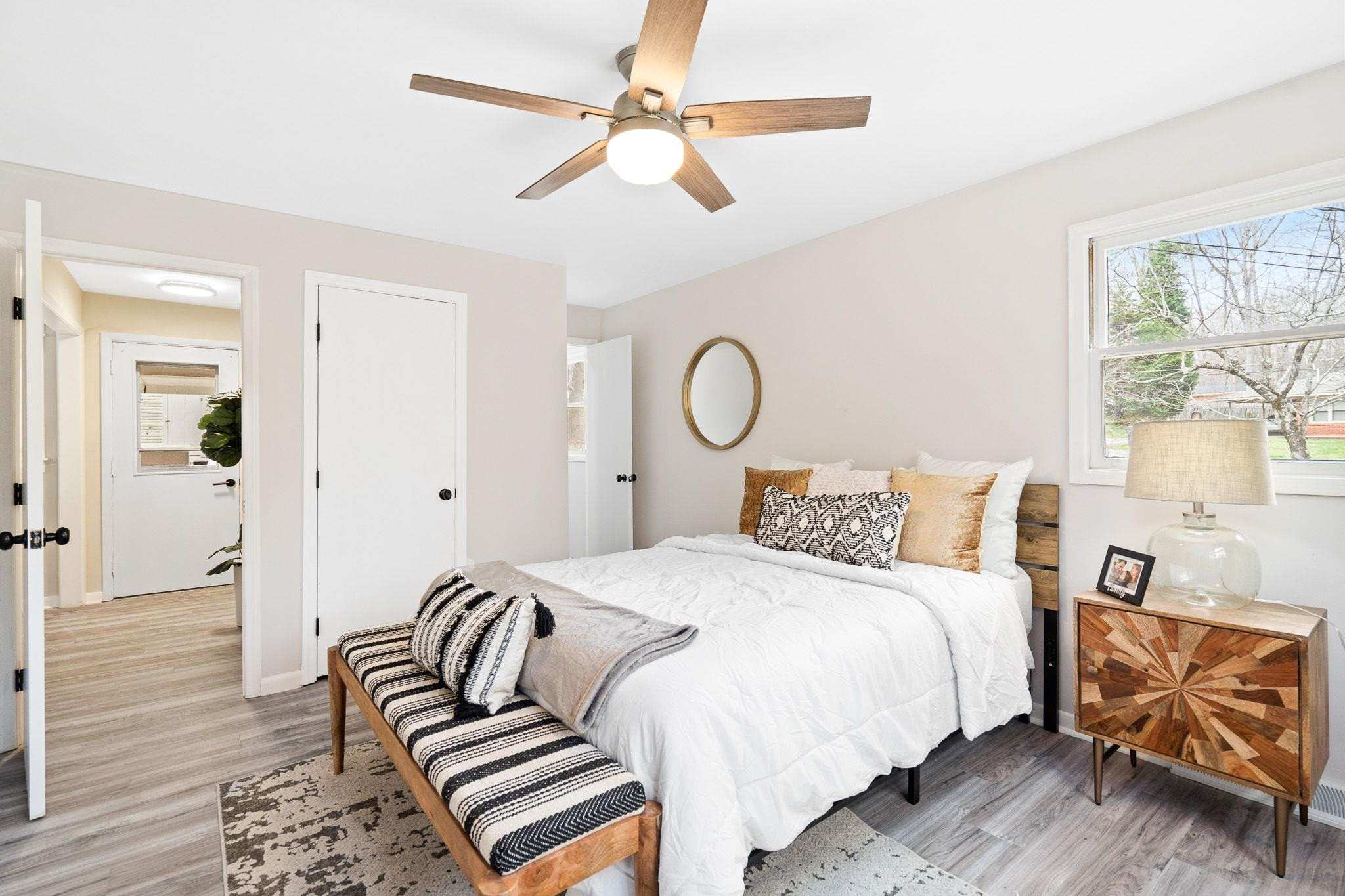 925 N Dogwood Avenue photo 14