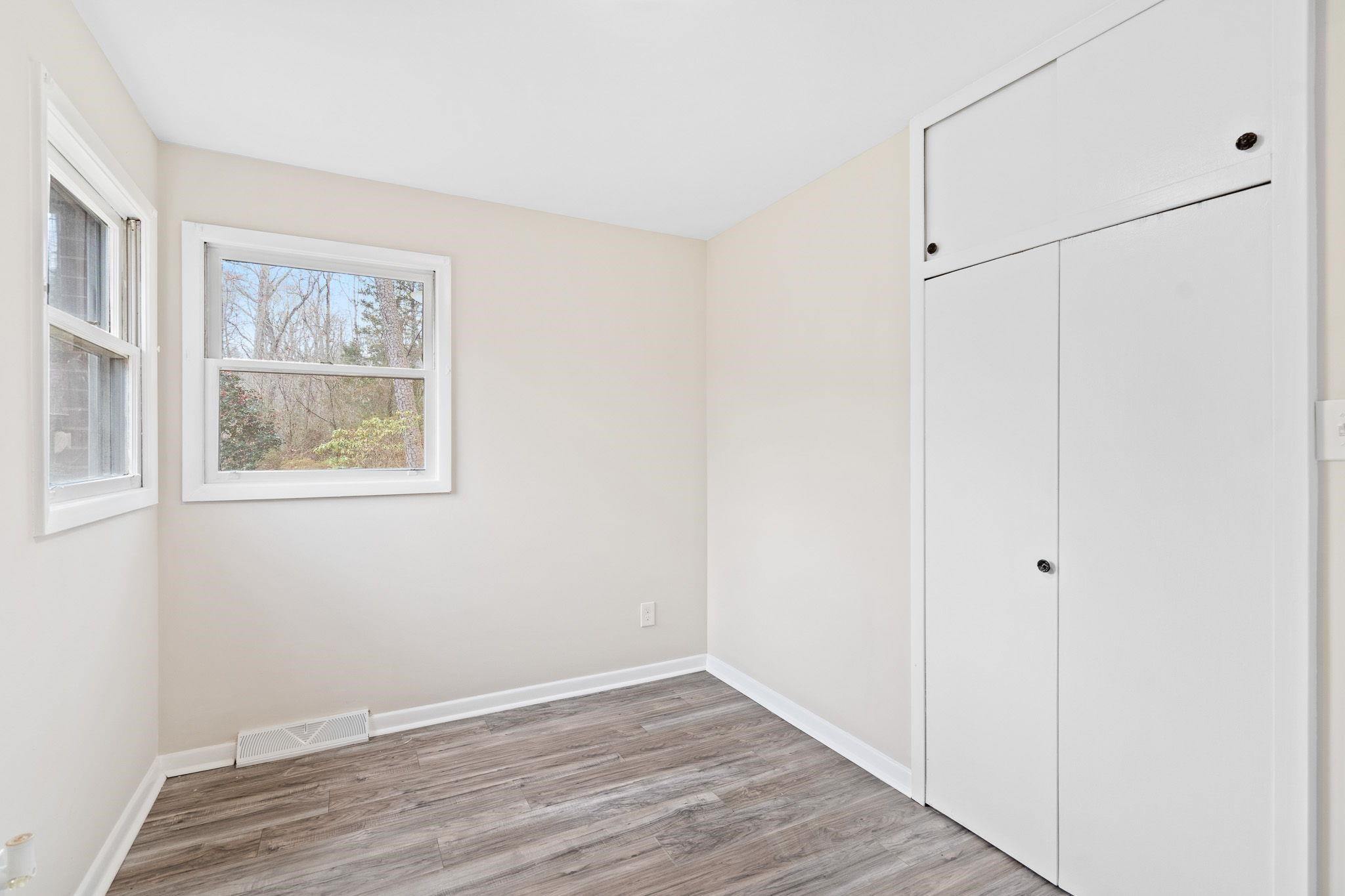 925 N Dogwood Avenue photo 19