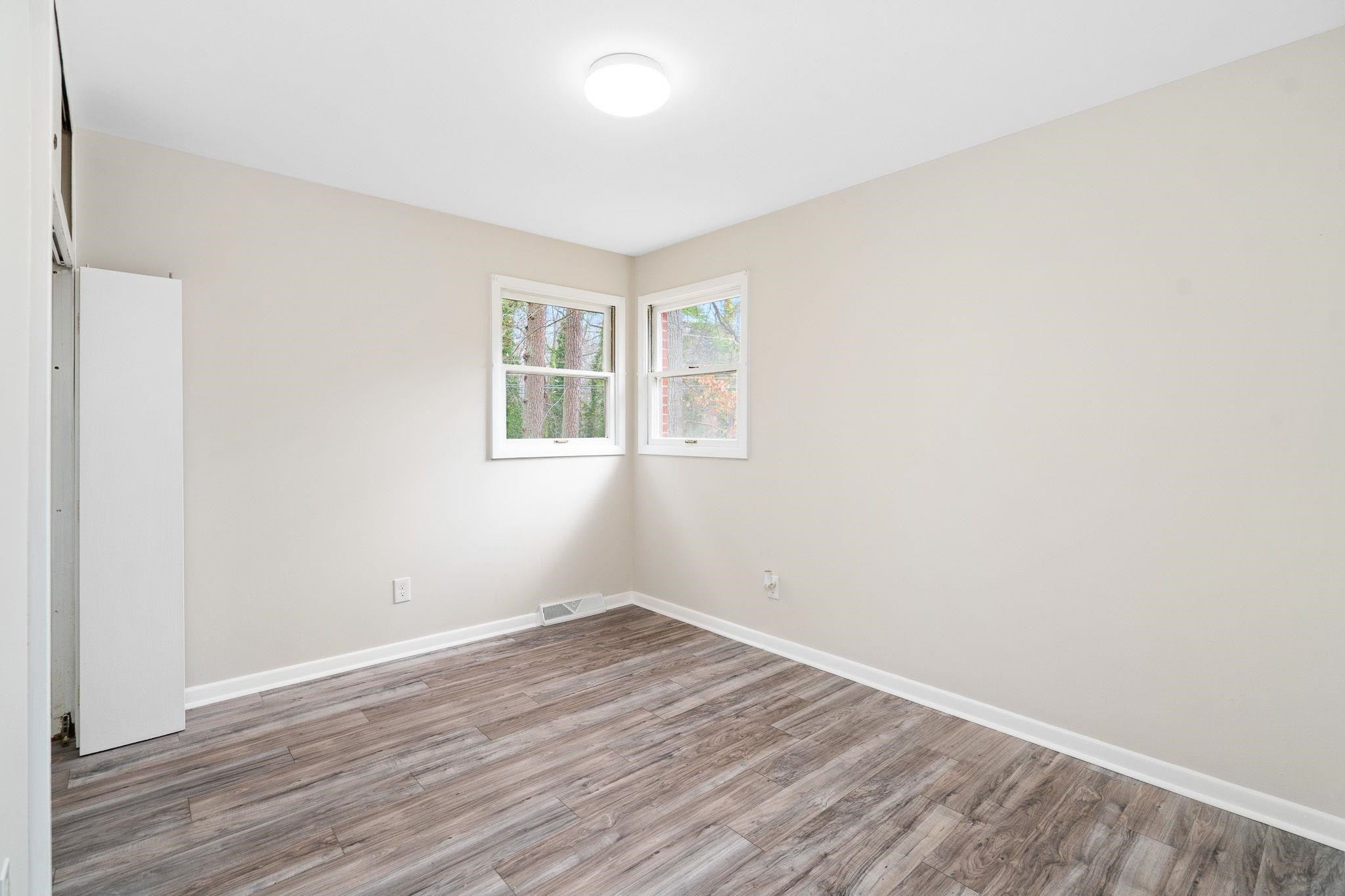 925 N Dogwood Avenue photo 21