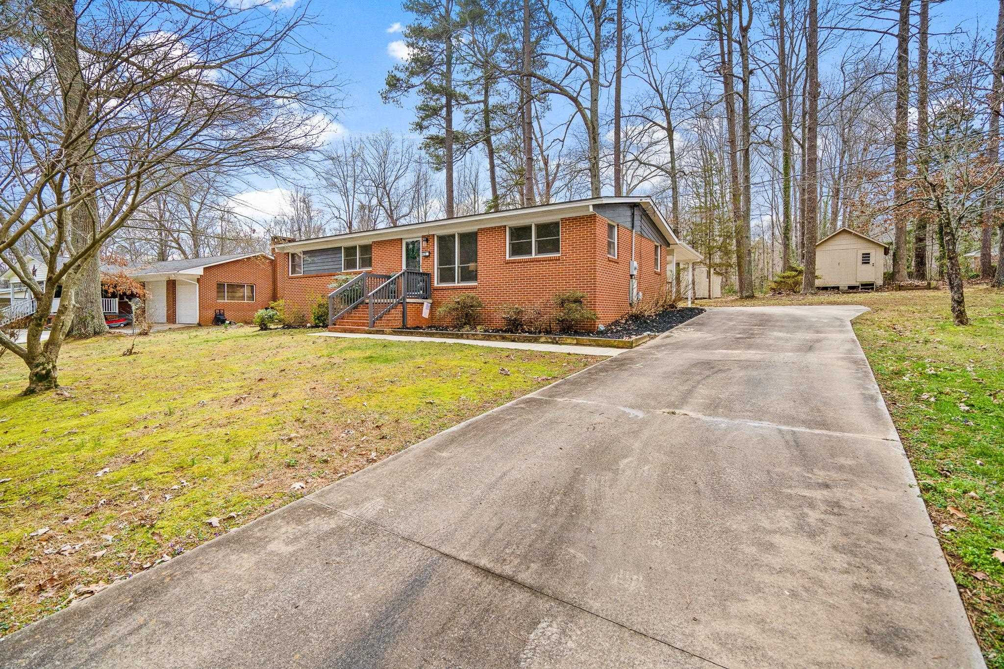 925 N Dogwood Avenue photo 24