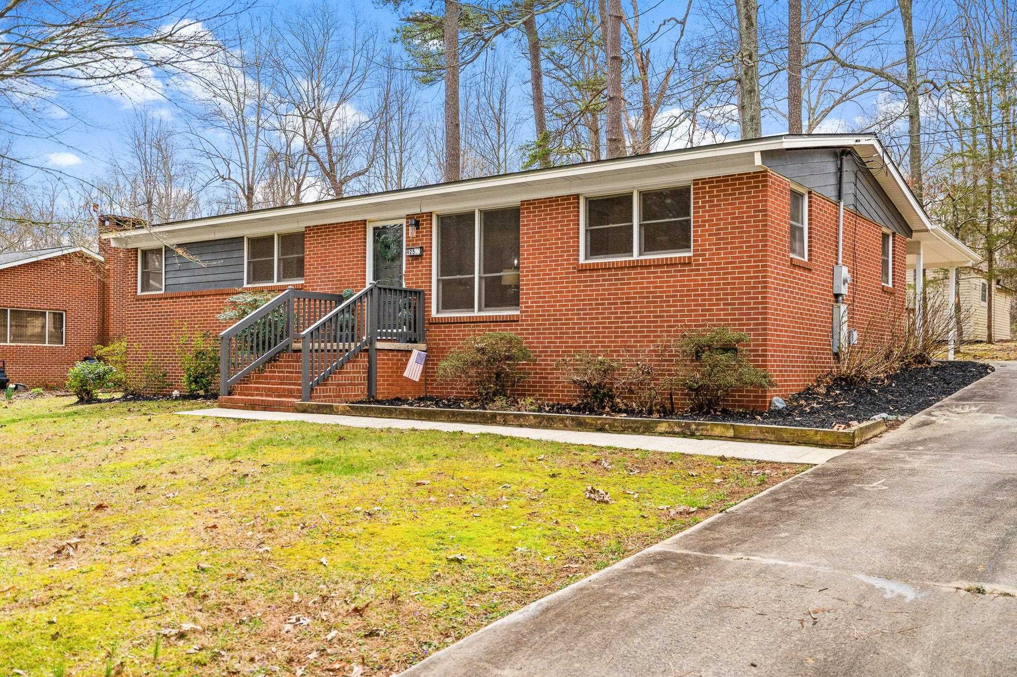 925 N Dogwood Avenue photo 25