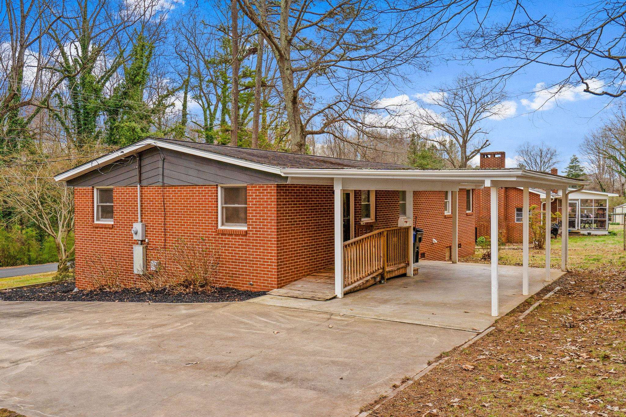 925 N Dogwood Avenue photo 28