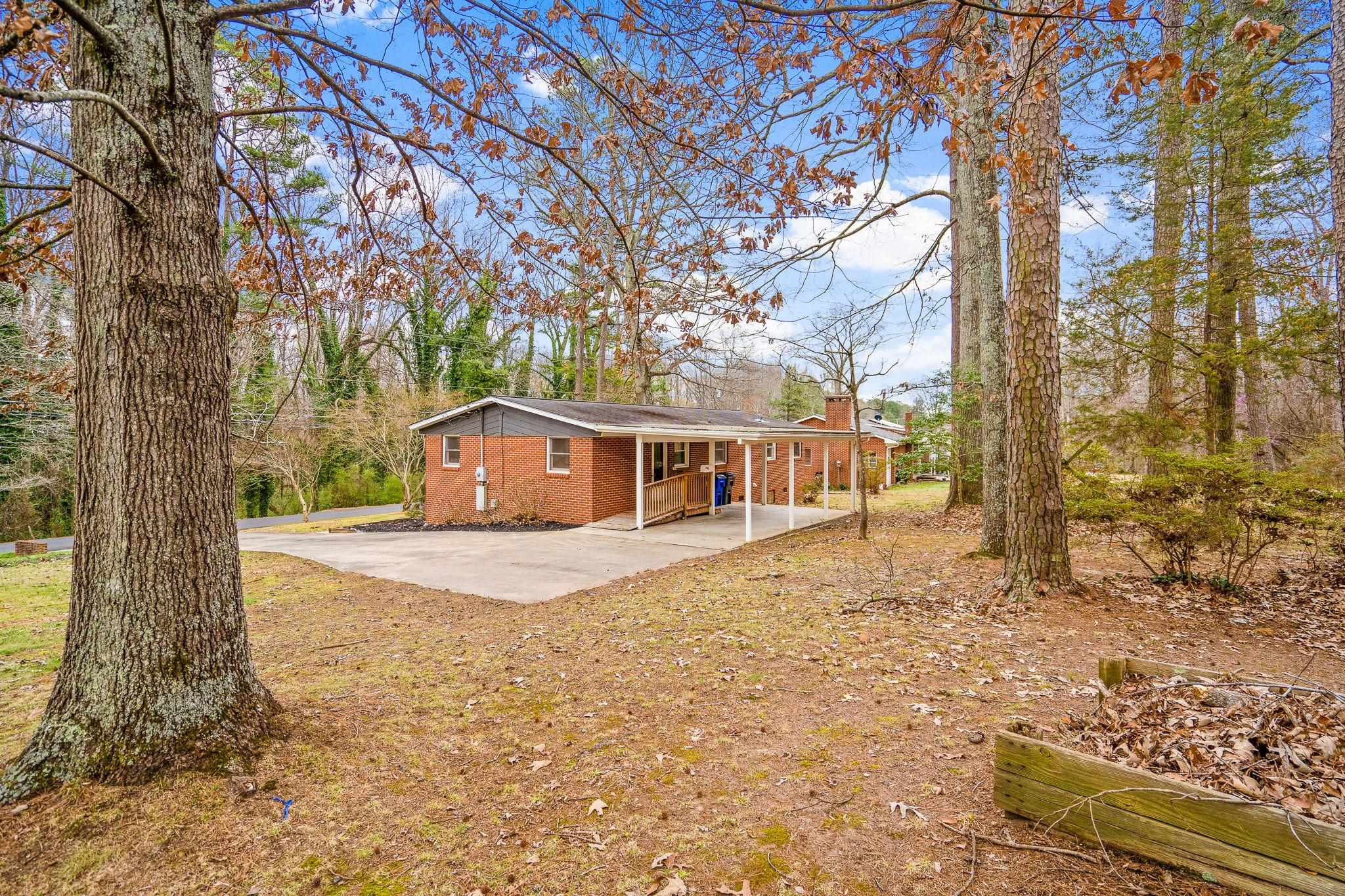 925 N Dogwood Avenue photo 29