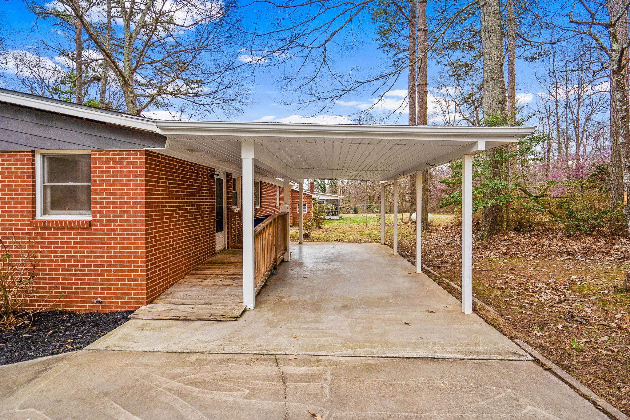 925 N Dogwood Avenue photo 30