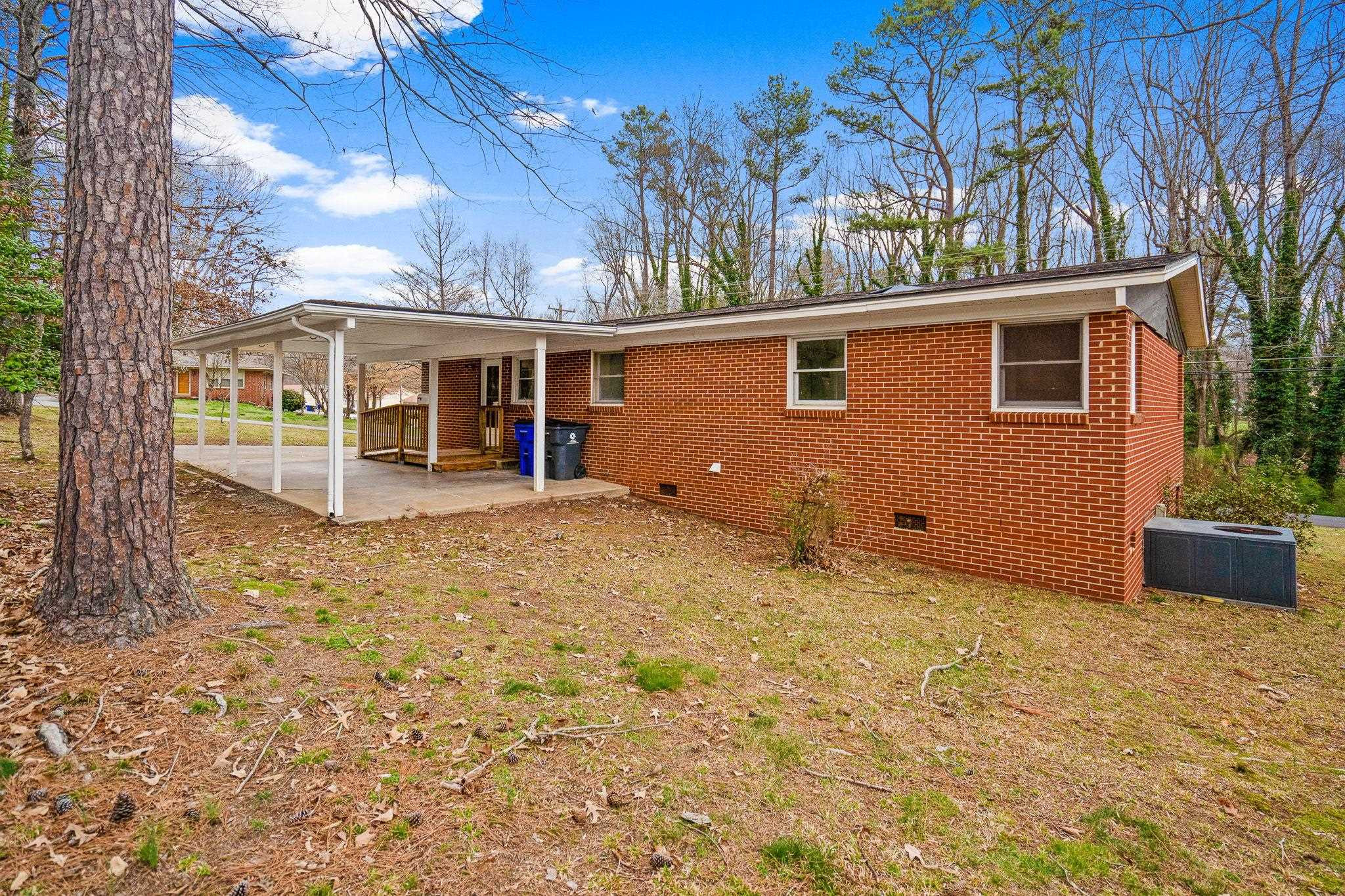 925 N Dogwood Avenue photo 32