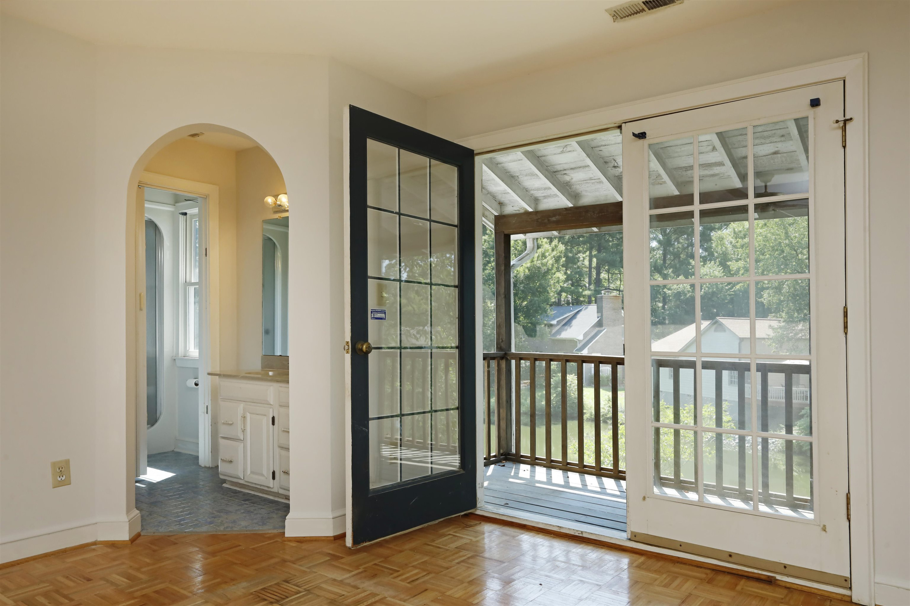 130 Weatherhill Pointe photo 24