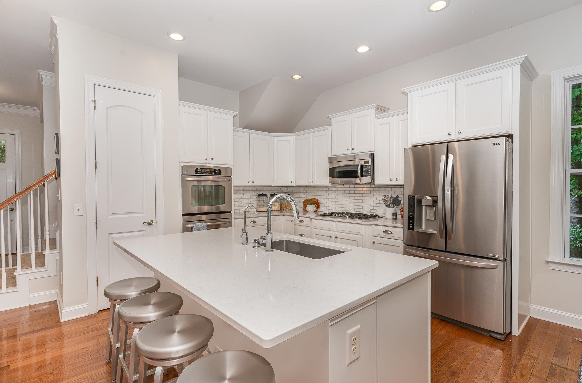 208 Legends Way photo 2