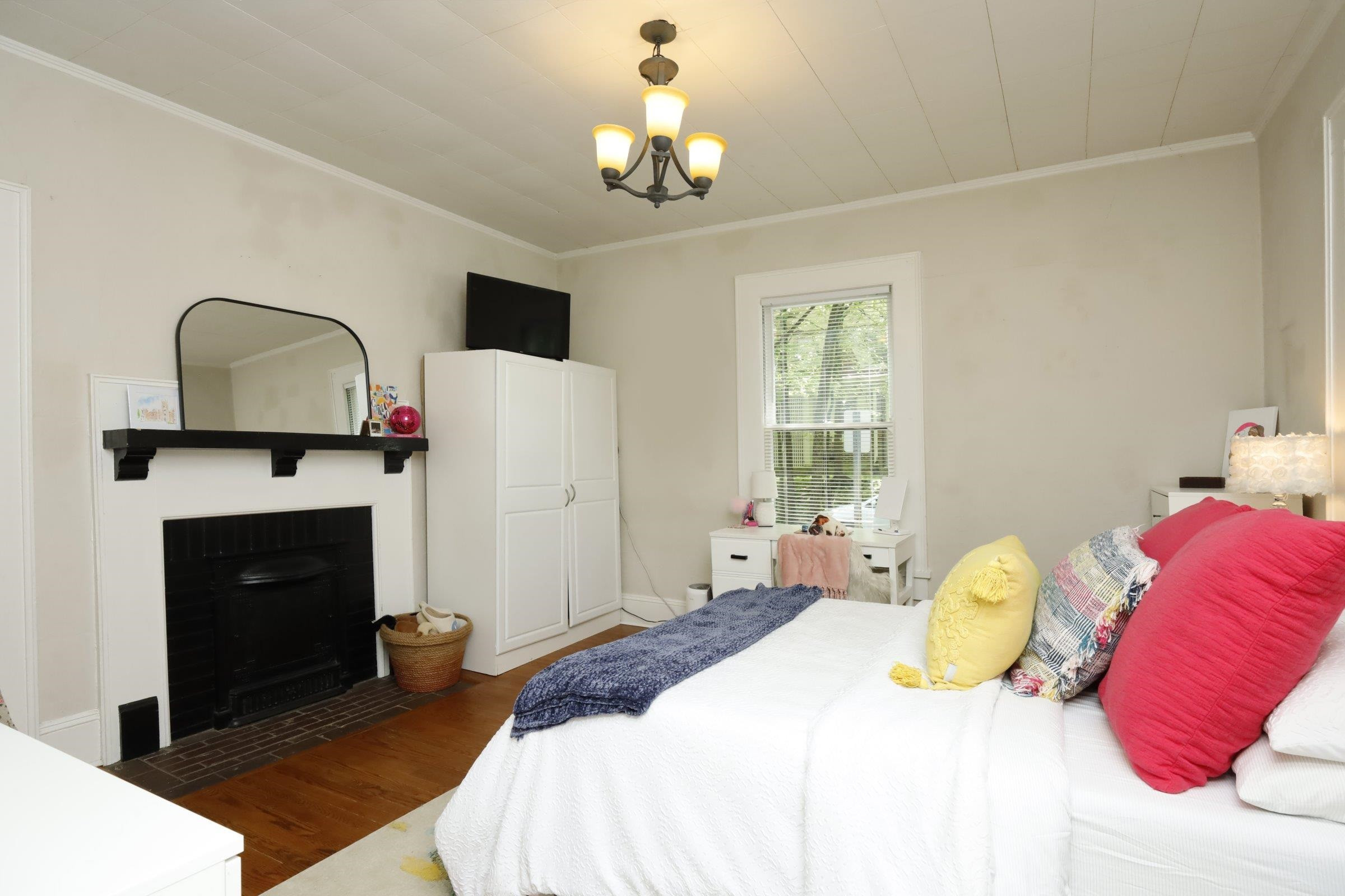 302 Henderson Street photo 12