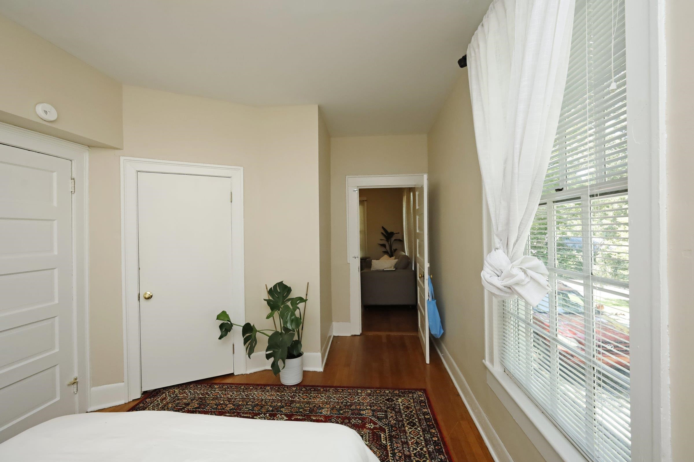 302 Henderson Street photo 15