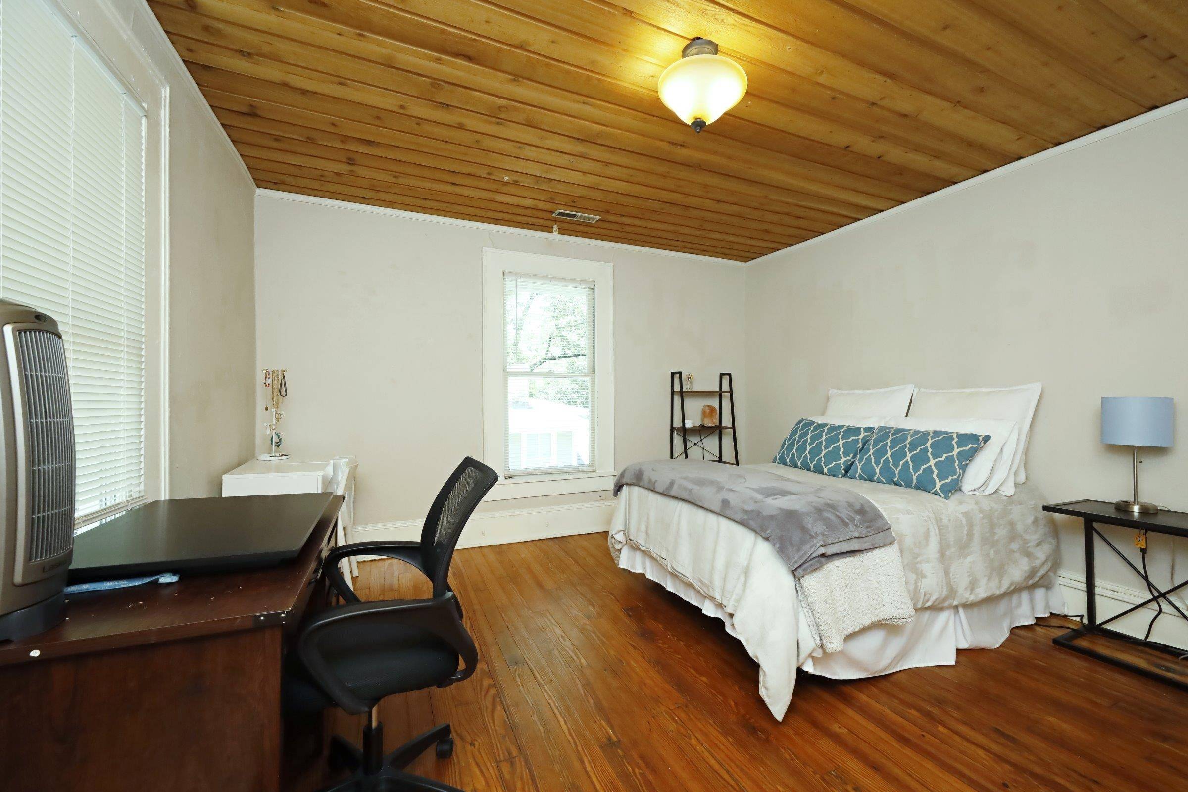 302 Henderson Street photo 17