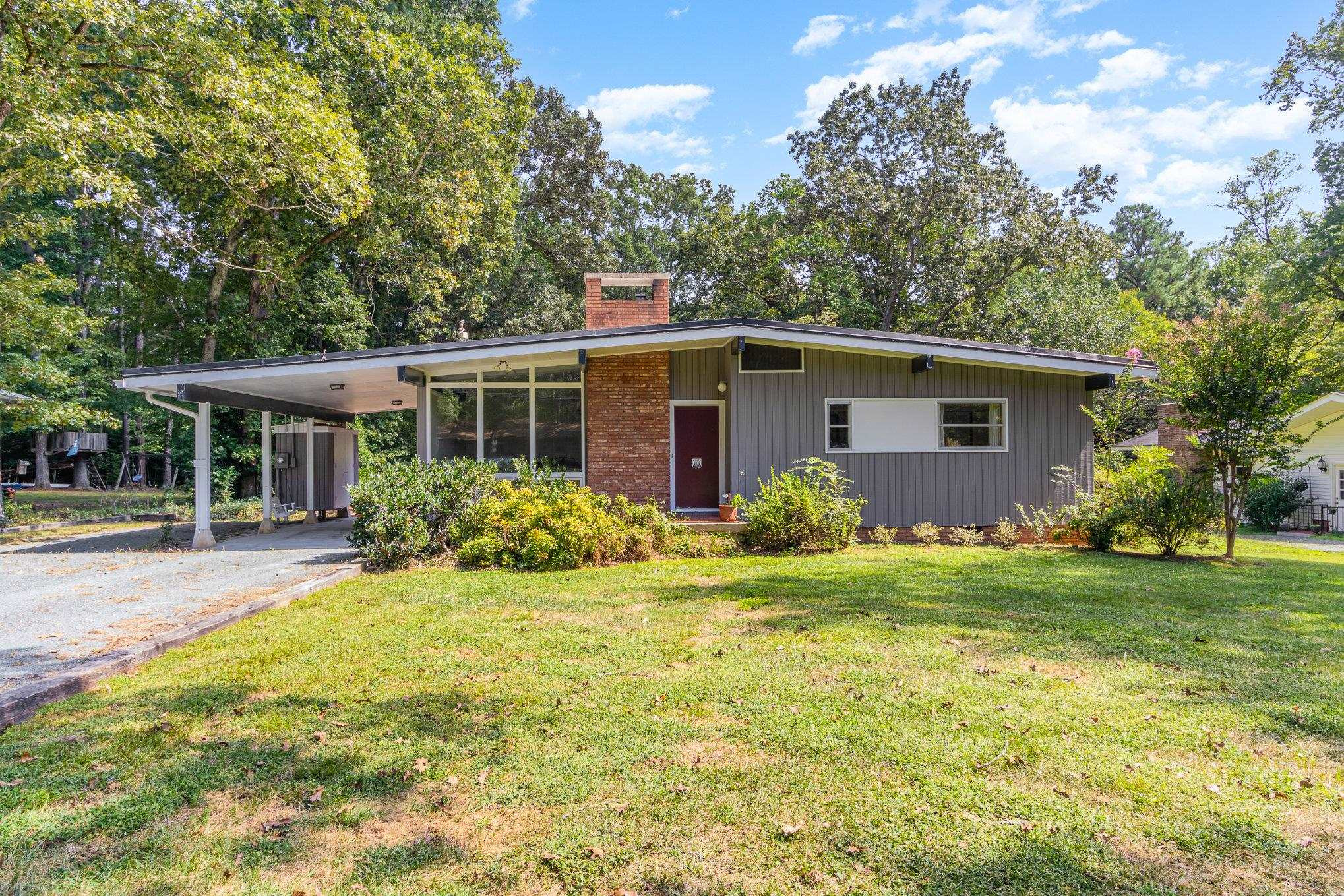 205 Simpson Street photo 1