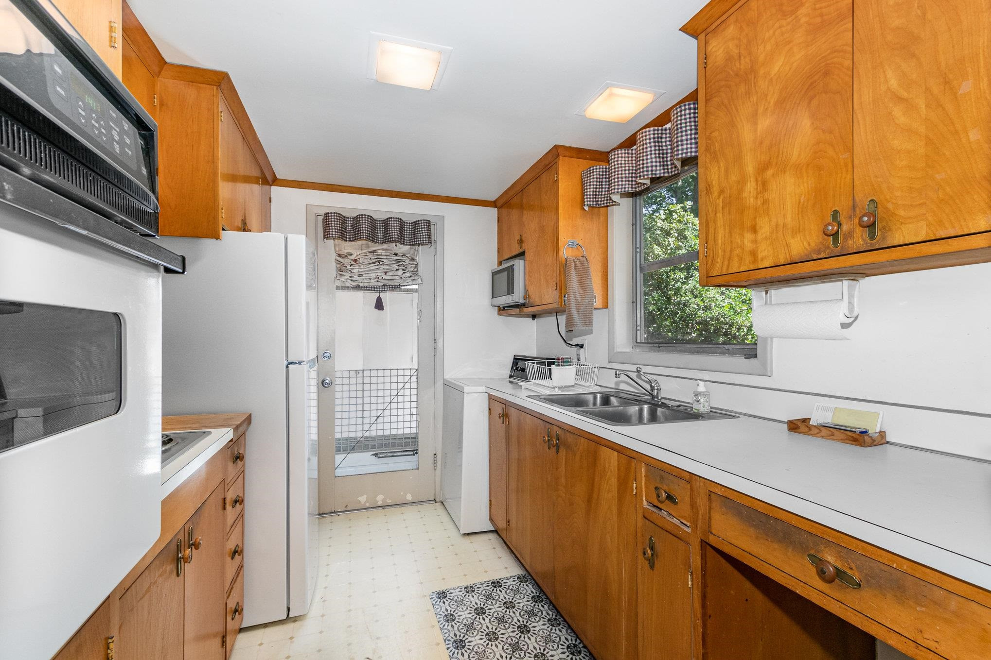 205 Simpson Street photo 7