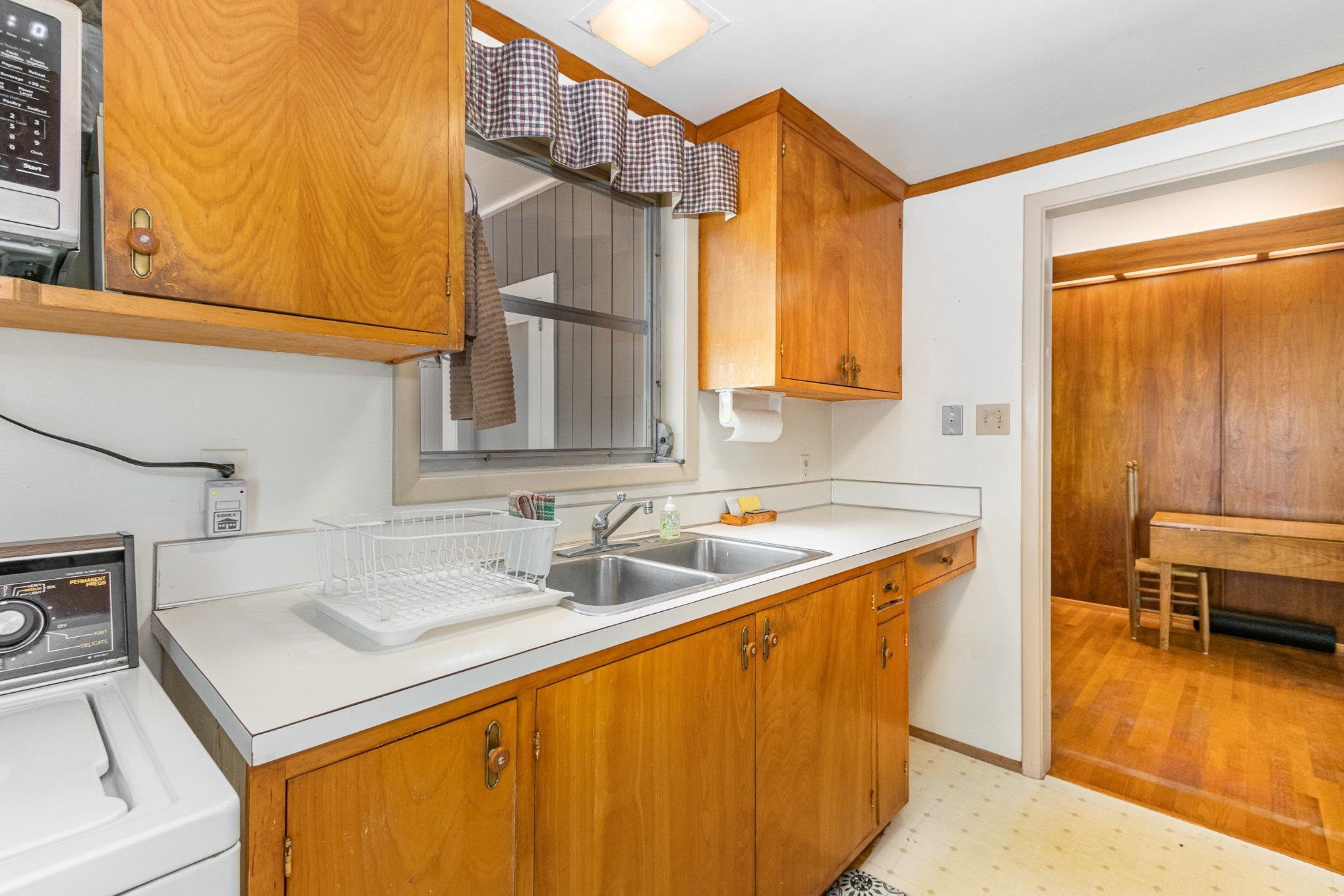 205 Simpson Street photo 8