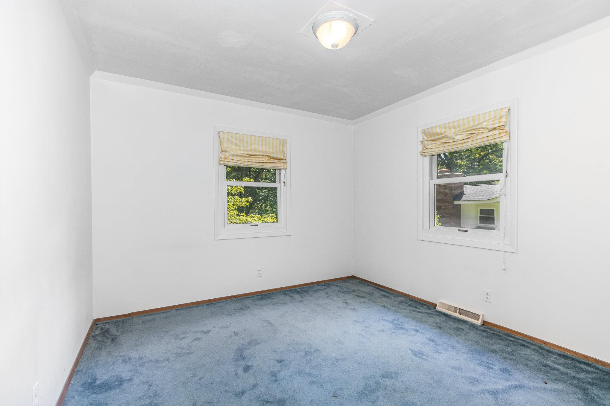 205 Simpson Street photo 12