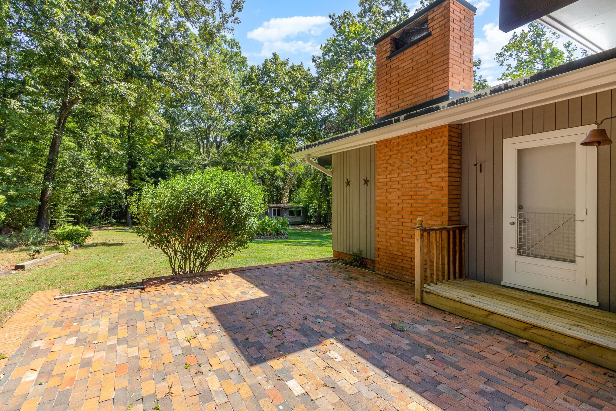 205 Simpson Street photo 16