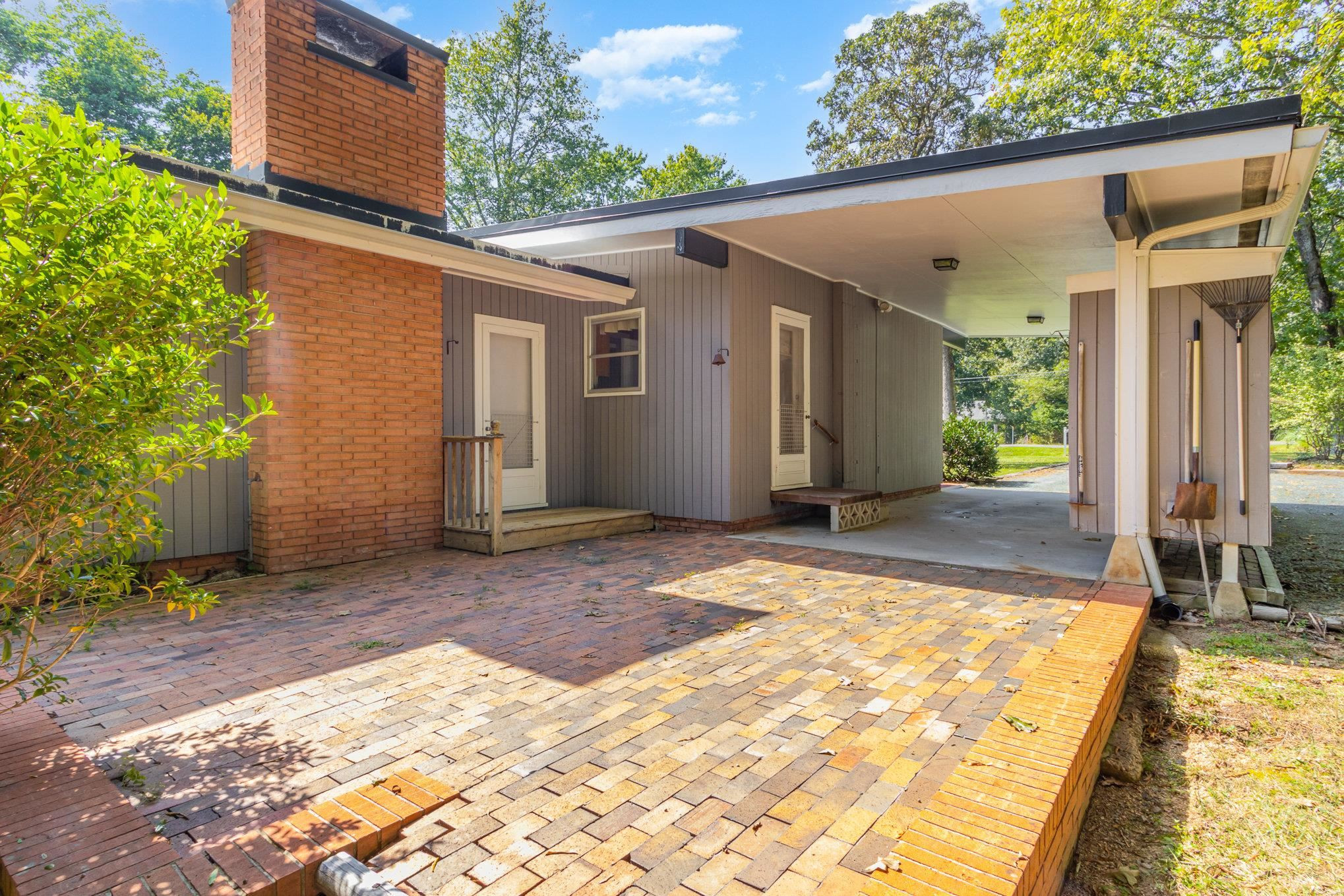 205 Simpson Street photo 23