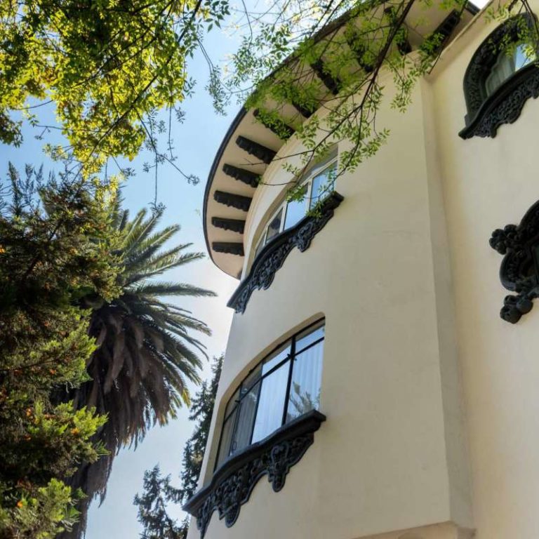 The Polanco mansion in Mexico City, home to the Fluenz Spanish Immersion where luxury meets rigorous one-on-one instruction.