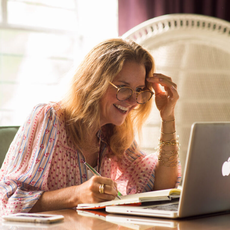 Adult learner in Fluenz Live Online, the top Spanish immersion program available online.