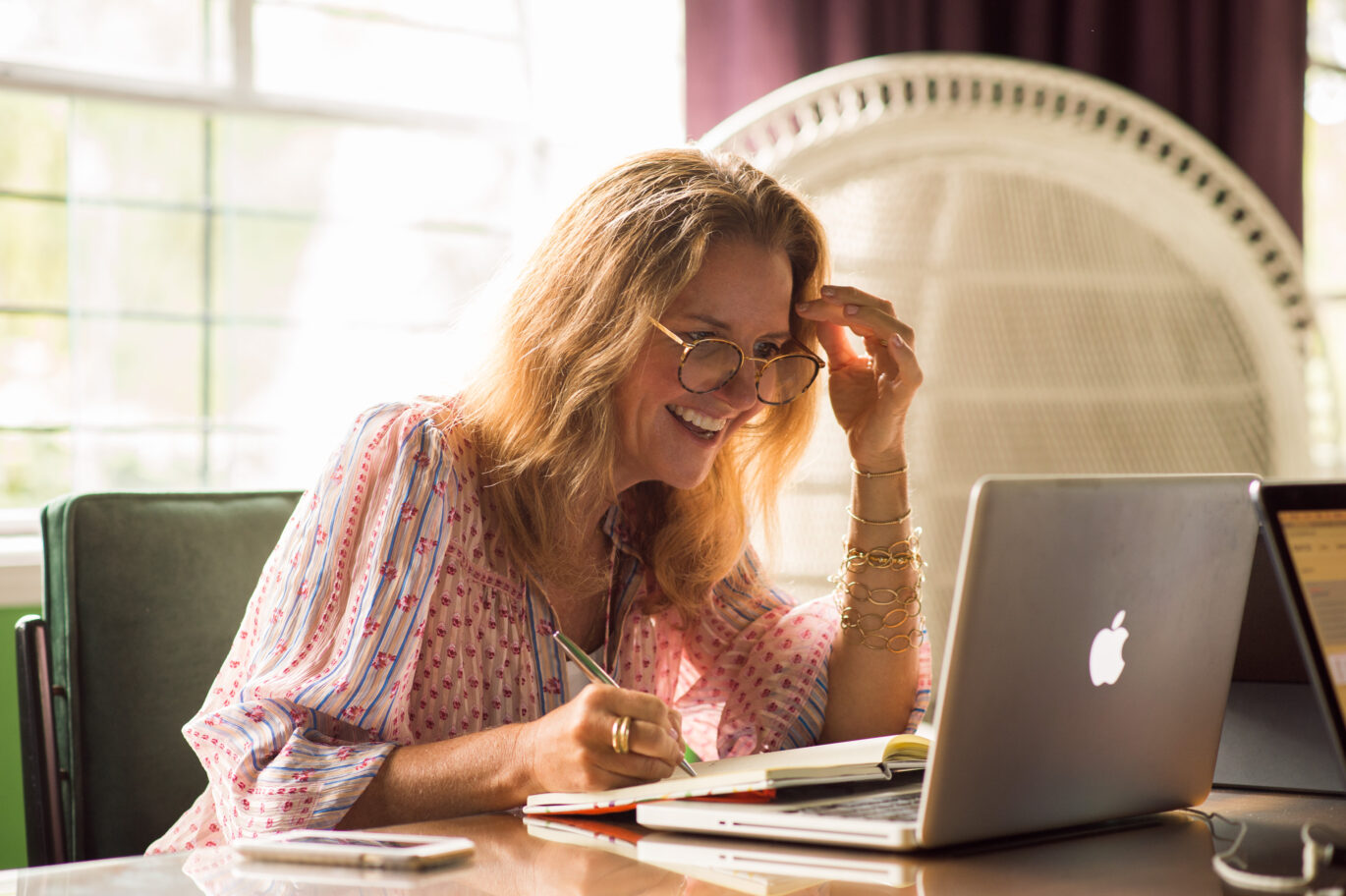 Adult learner in Fluenz Live Online, the top Spanish immersion program available online.