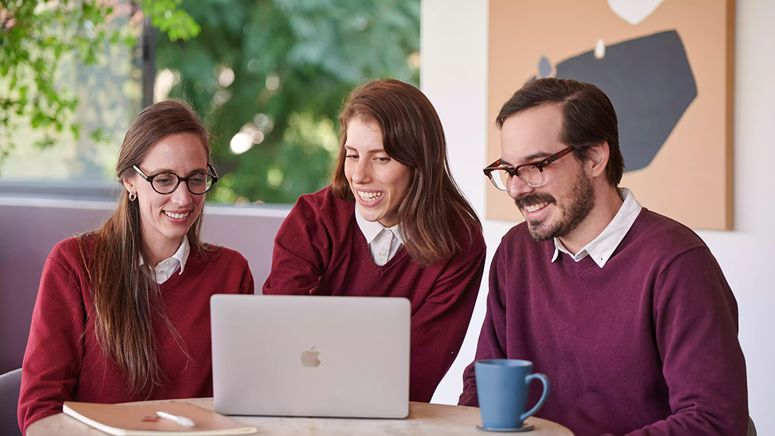 The incredible team of Fluenz Spanish tutors delivering personalized live online Spanish classes with one-on-one coaching.