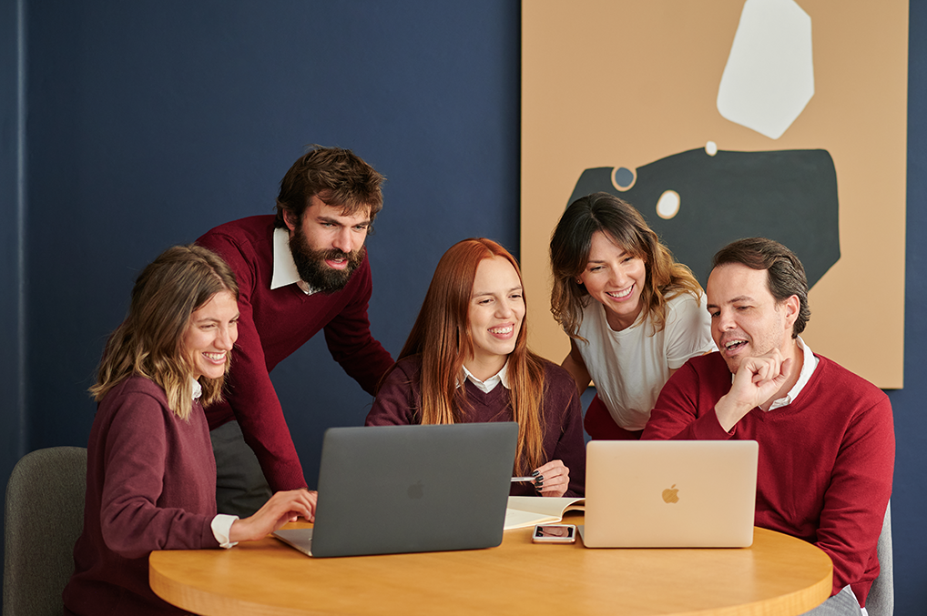 The outstanding team of Spanish tutors working alongside Fluenz co-founder Sonia Gil during Fluenz Live Online, the premier Spanish immersion program for adults that combines expert coaching with personalized virtual learning.