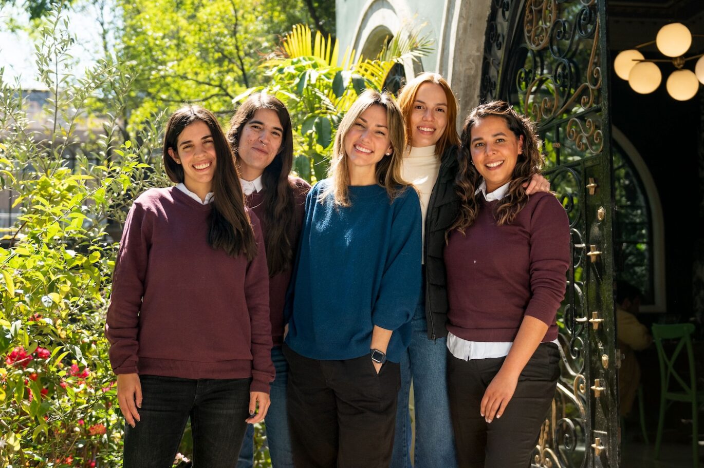 Sonia Gil, founder of Fluenz, together with the dedicated team of Fluenz coaches who provide the best Spanish instruction online for serious adult learners through the Fluenz Live Online program.