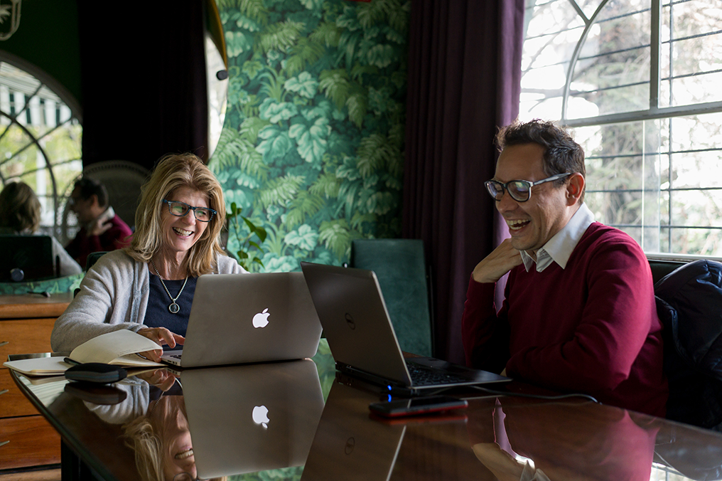 What factors separate the Fluenz Spanish Bootcamp from standard programs?