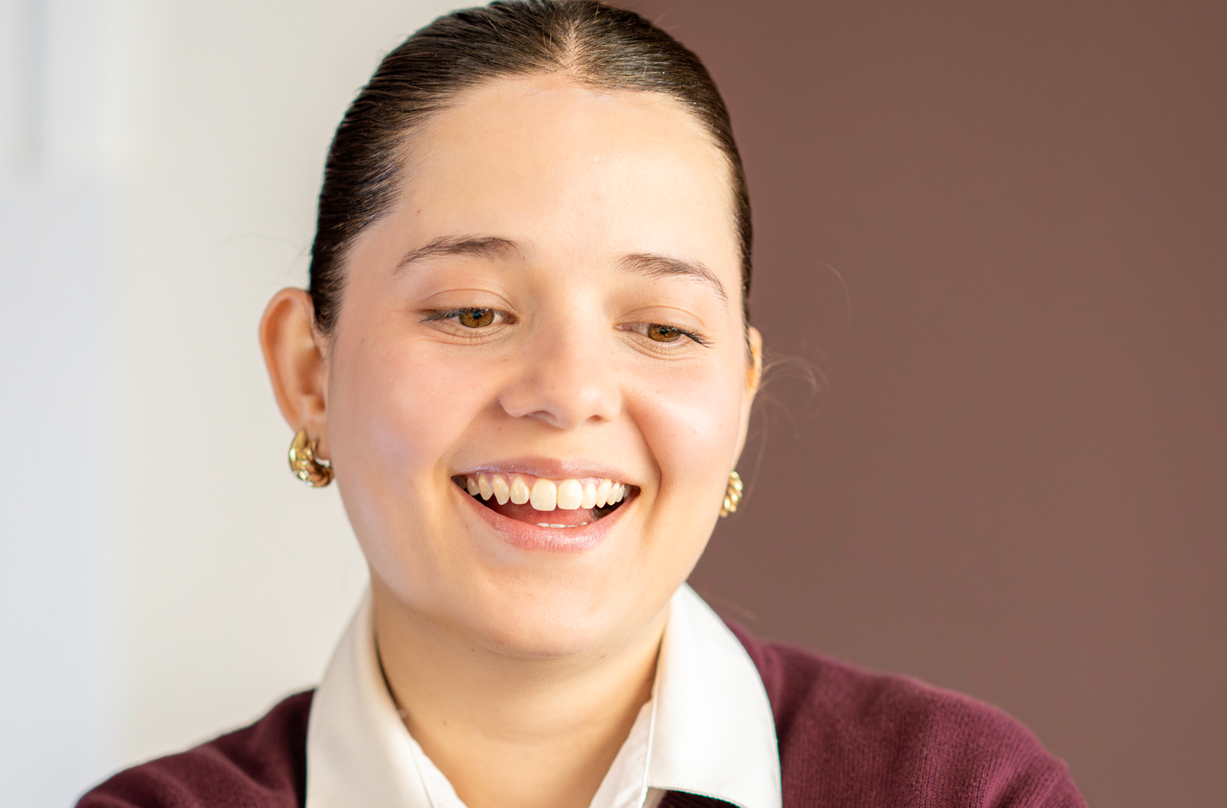 Fluenz Spanish tutor engaged in teaching Spanish immersion online, focusing on individualized support for motivated adult learners.