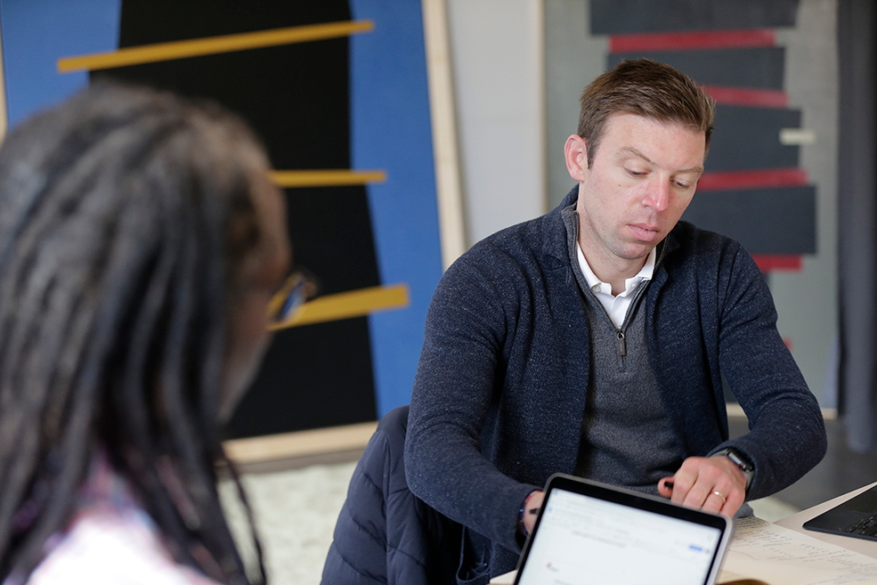 Executive learner focused on intensive Spanish language coaching with a Fluenz tutor during the Mexico City Bootcamp, part of seven hours of daily personalized instruction.