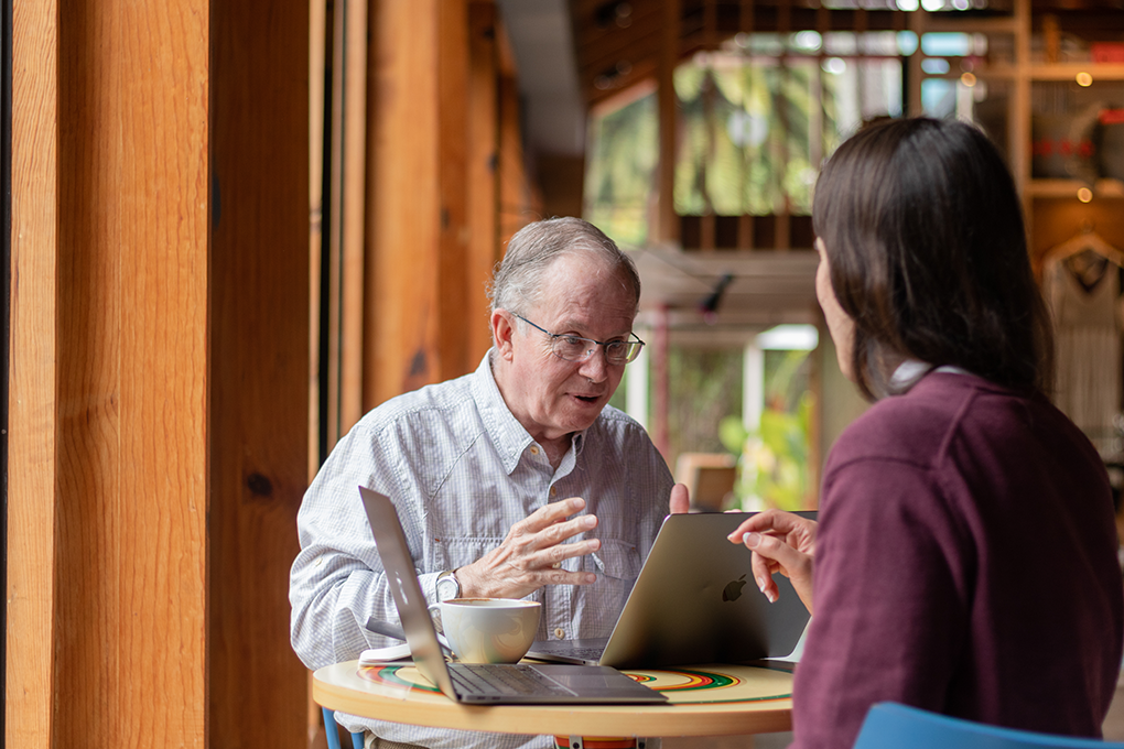 Which Spanish bootcamp features matter most for adult learners?