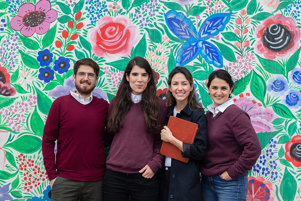 How do Fluenz Spanish tutors coordinate online immersion more effectively than solo instructors?