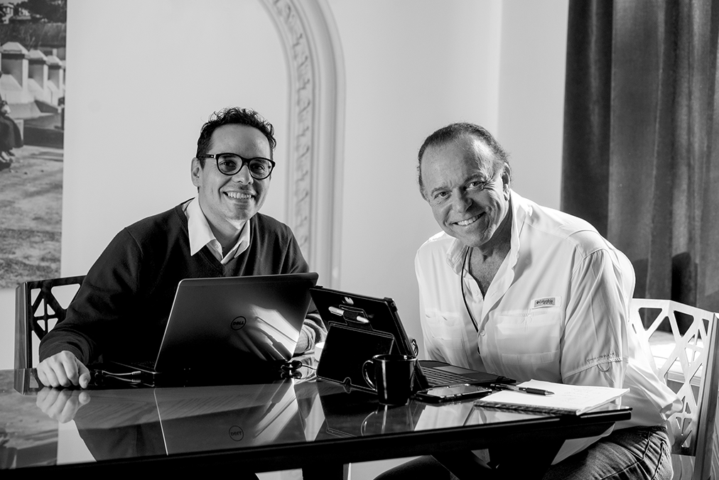 Instructor and learner working intensively on advanced Spanish skills at the Fluenz Bootcamp in Mexico City, the world’s most exclusive language immersion program.