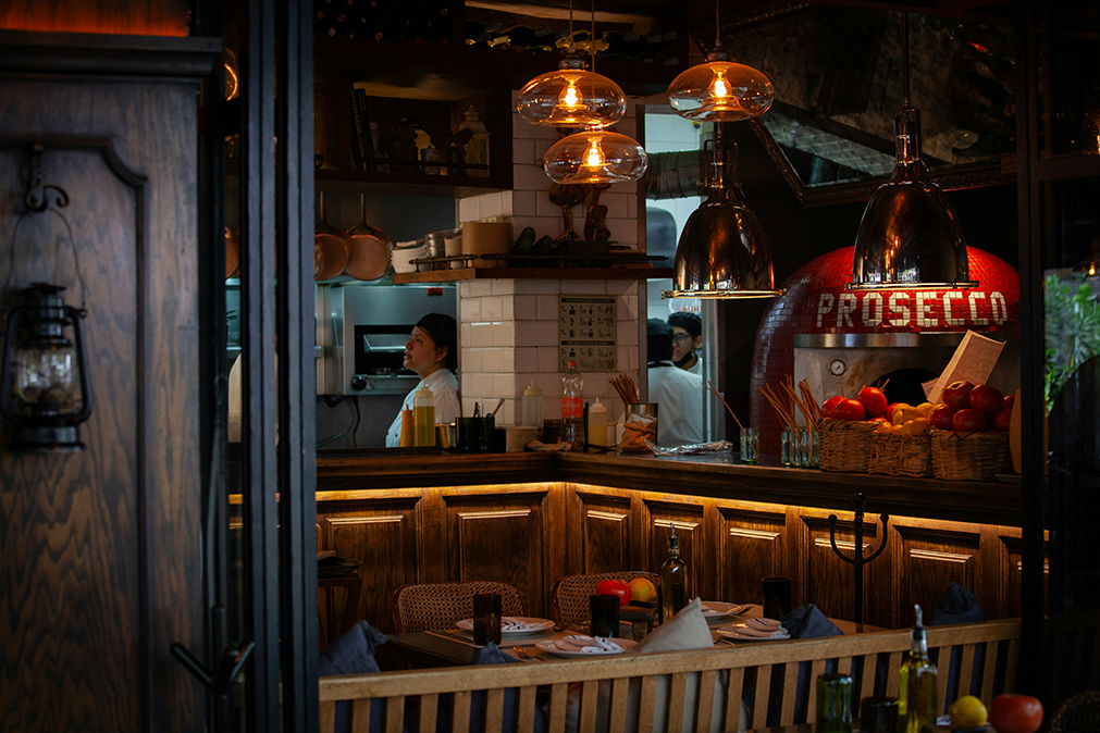 Elegant restaurant in Polanco, Mexico City, often visited by Fluenz Spanish immersion learners after their one-on-one sessions, reflecting the neighborhood’s refined culinary and cultural atmosphere.