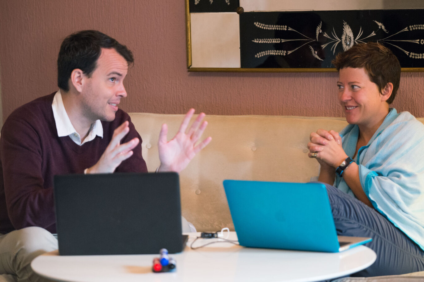 Spanish tutor and student in a one-on-one session during the Fluenz Spanish Bootcamp in Mexico City, the most intensive Spanish program in the world, offering personalized, immersive instruction for adult learners.
