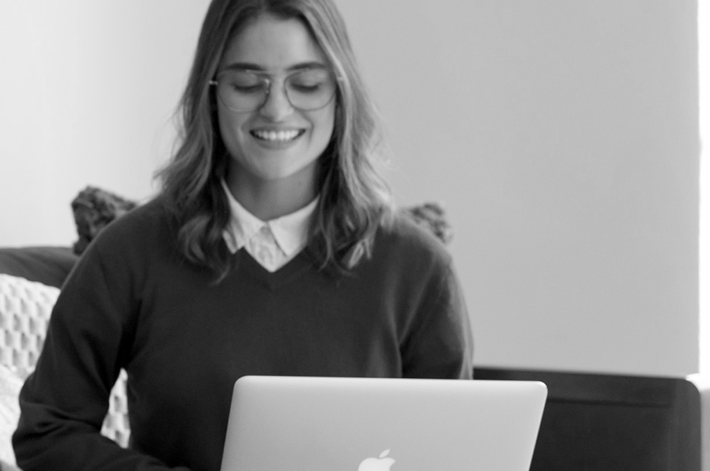 What makes Fluenz online Spanish immersion suitable for serious language study?