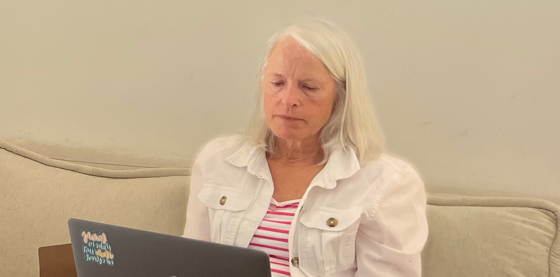 An adult learner studies through the Fluenz Online Spanish Immersion, one of the best programs to learn Spanish online and on Zoom with personalized guidance from expert Spanish tutors.