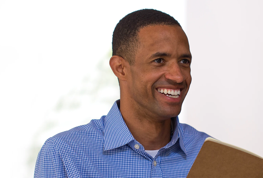 Does learning Spanish by Zoom include cultural context with Fluenz tutors?