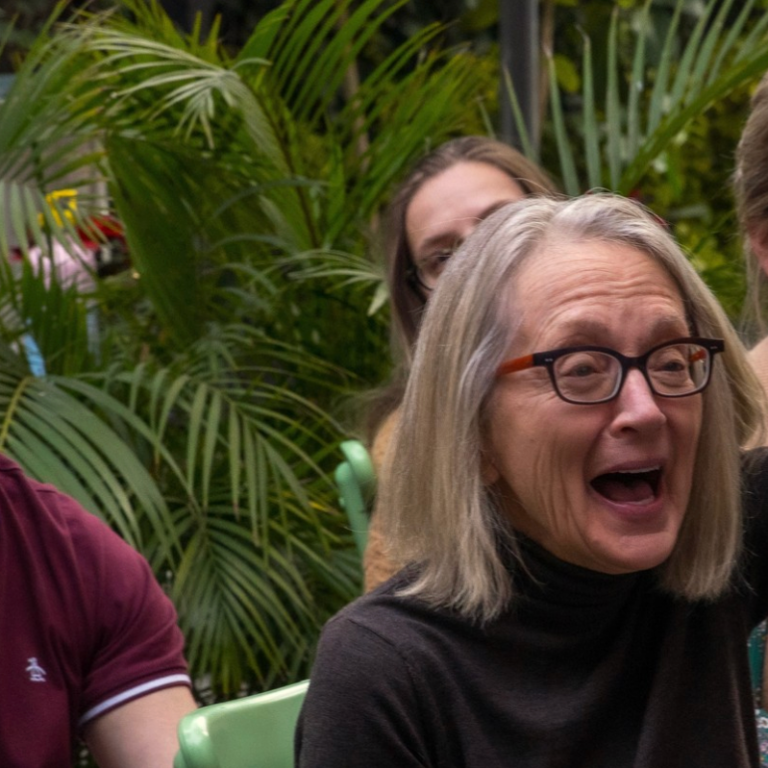 Adult learners enjoying a group activity during the Fluenz Spanish Immersion in Mexico City, part of the best and most effective program to learn Spanish in Mexico.