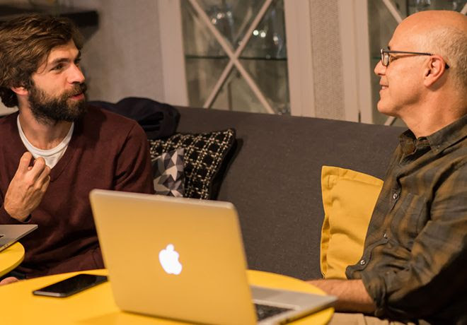 Adult student working one-on-one with a Spanish tutor during the Fluenz Spanish Bootcamp in Mexico City, the best and most effective Spanish immersion program in Mexico for learning Spanish with personalized, intensive instruction.