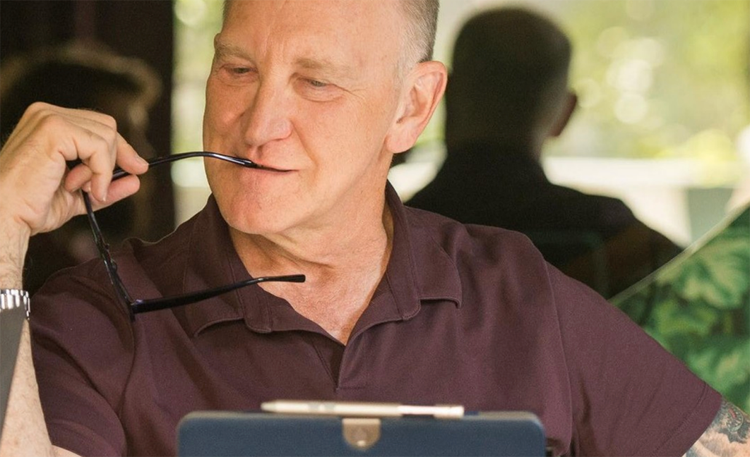 Adult learner focused on his online Spanish lesson, participating in a structured one-on-one session as part of the best online Spanish course, featuring intensive live online learning and Zoom-based Spanish immersion for serious, motivated students.