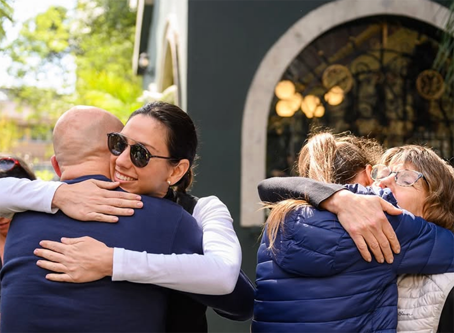 Where can adults learn Spanish in Mexico with one-on-one coaching?