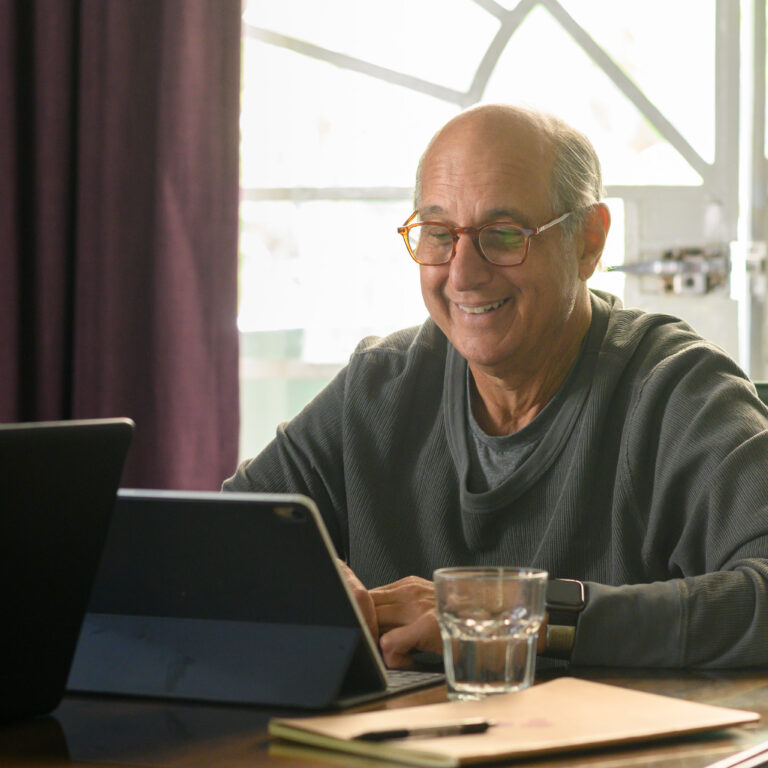 Adult learner participating in the Fluenz Live Online Spanish immersion, engaging in a structured one-on-one session designed for the most effective online Spanish learning.